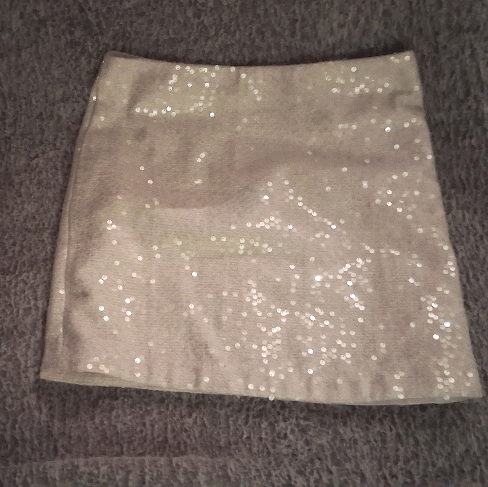 Womans Size 8 Off White Sequin Mini Skirt Like New.